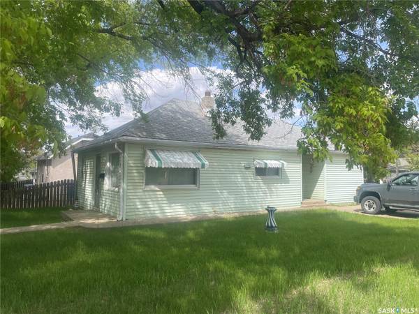 902 109th STREET, North Battleford, SK S9A 2E2