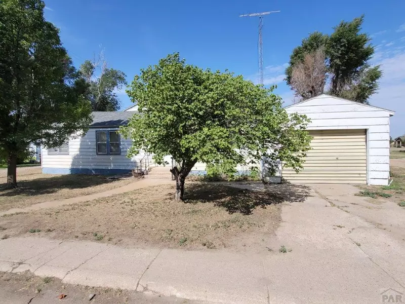 113 N 8th St, Holly, CO 81047