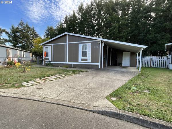 3958 PACIFIC CIR, Hubbard, OR 97032