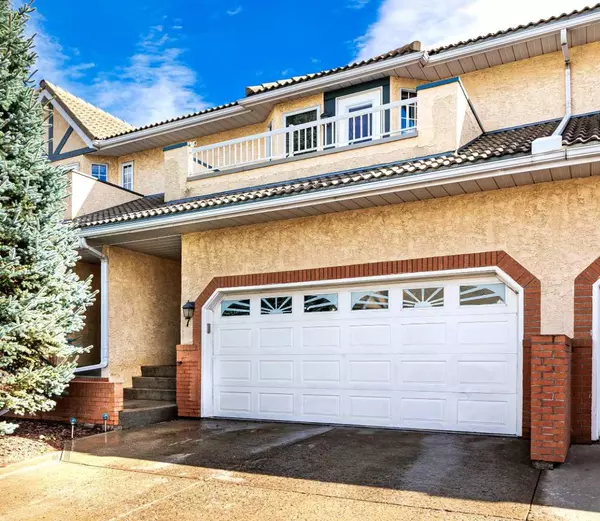 7 Richelieu CT SW, Calgary, AB T3E 7E9