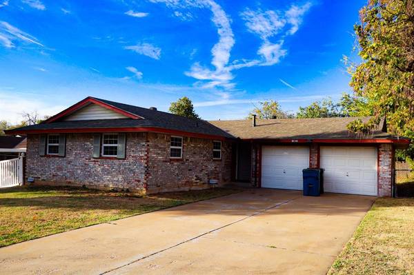 9305 NE Stardust Lane, Midwest City, OK 73130