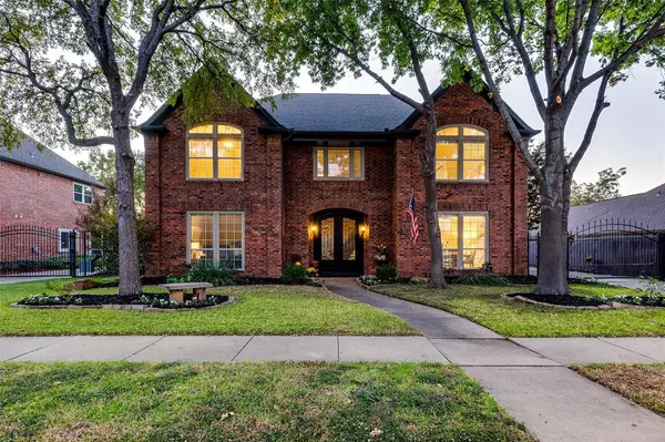 8505 Castle Creek Road, North Richland Hills, TX 76182