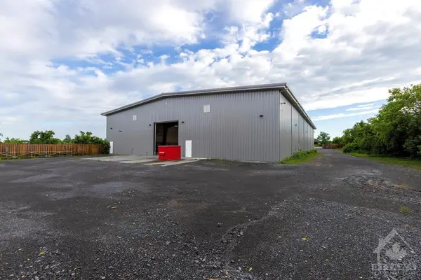 Carp, ON K0A 1L0,2966 + 2978 CARP RD