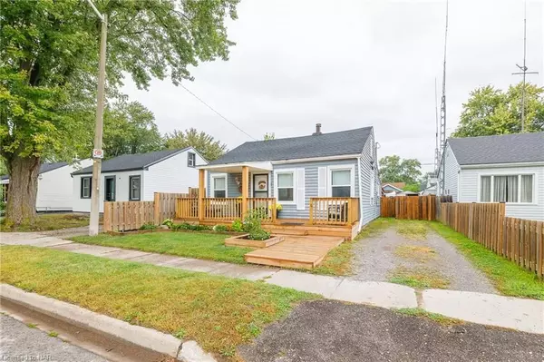 Niagara Falls, ON L2G 3A3,6151 CADHAM ST