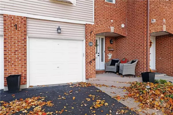 Kanata, ON K2L 3T4,44 ALMOND LN