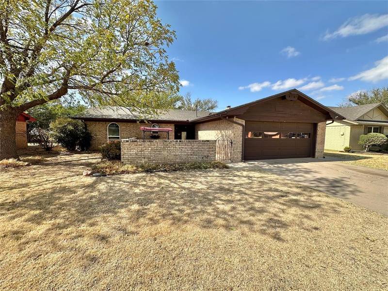 2421 Cherokee Strip Street, Altus, OK 73521