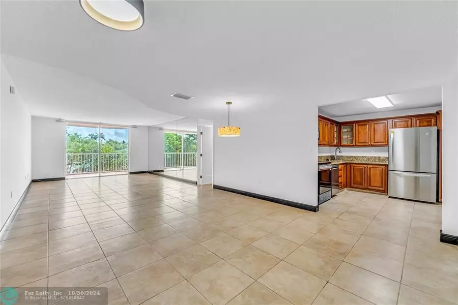 210 Sea View Dr  #301, Key Biscayne, FL 33149