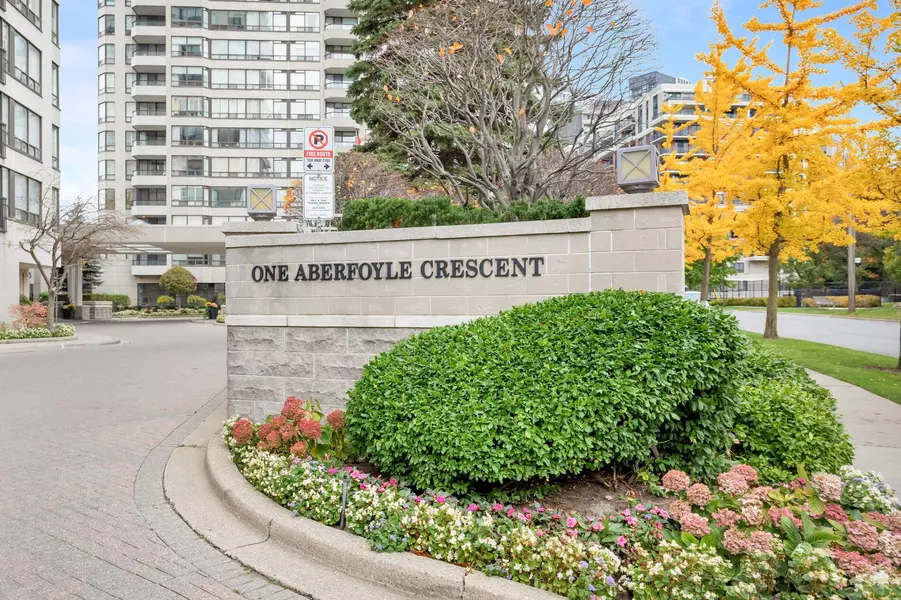 1 Aberfoyle CRES #2210, Toronto W08, ON M8X 2X8