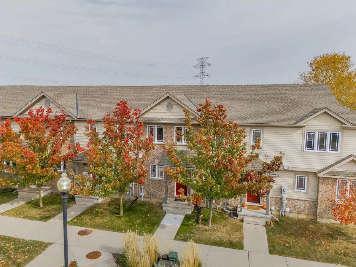 Kitchener, ON N2E 4L7,535 Windflower CRES #50