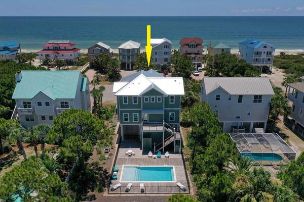 2220 Sailfish Dr, St. George Island, FL 32328