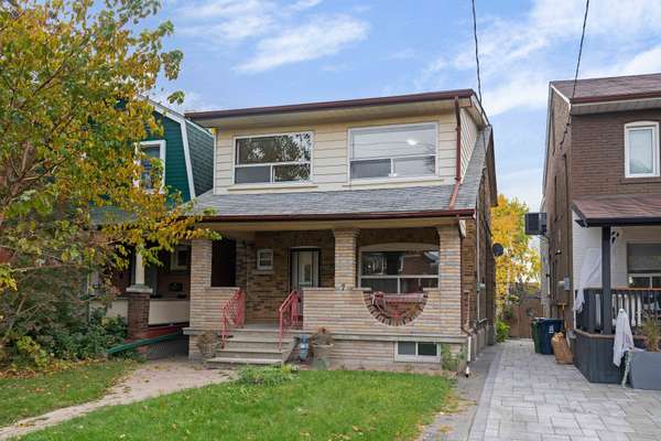 7 Earnscliffe RD N,  Toronto C03,  ON M6E 1J4