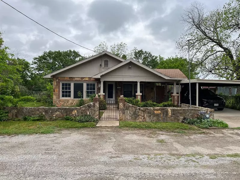 52 Lamar Street, Santo, TX 76472