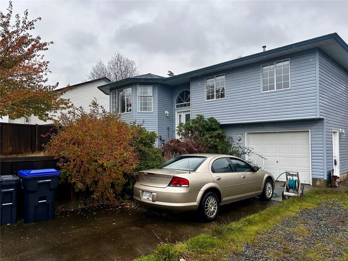 Comox, BC V9M 3P4,2112 Meadowlark Dr