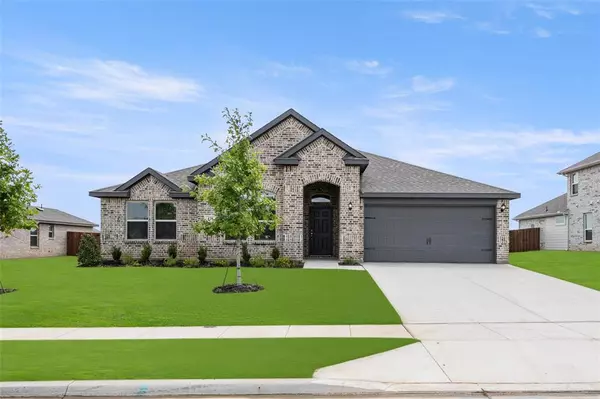 428 Basalt Drive,  Azle,  TX 76020