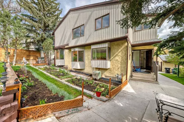 Calgary, AB T3G 1A4,973 Ranchview CRES Northwest