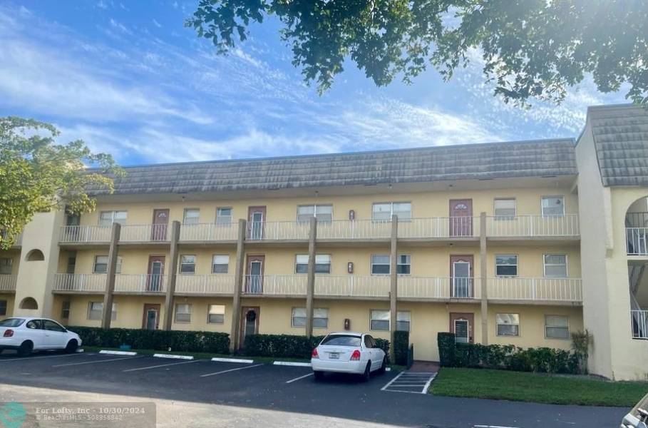 8465 Sunrise Lakes Blvd  #210, Sunrise, FL 33322