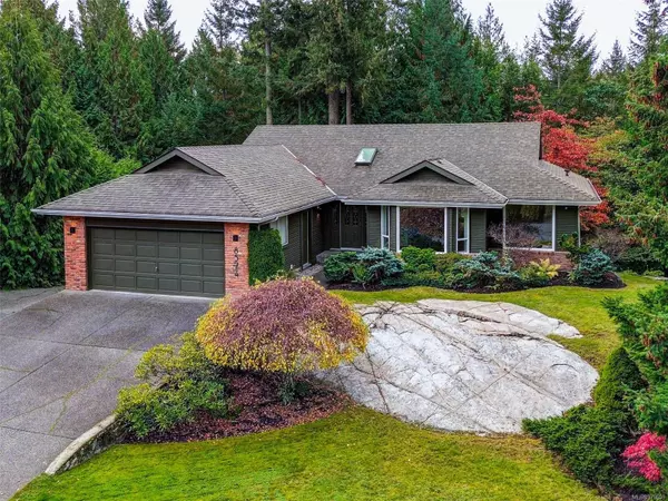 8574 KINGCOME Cres, North Saanich, BC V8L 5B6