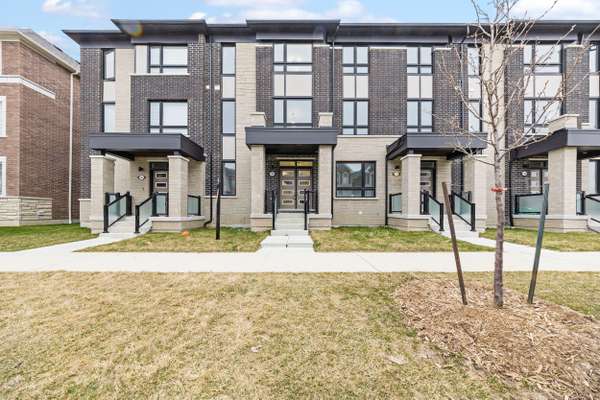 3364 Thunderbird Promenade, Pickering, ON L1X 0N1