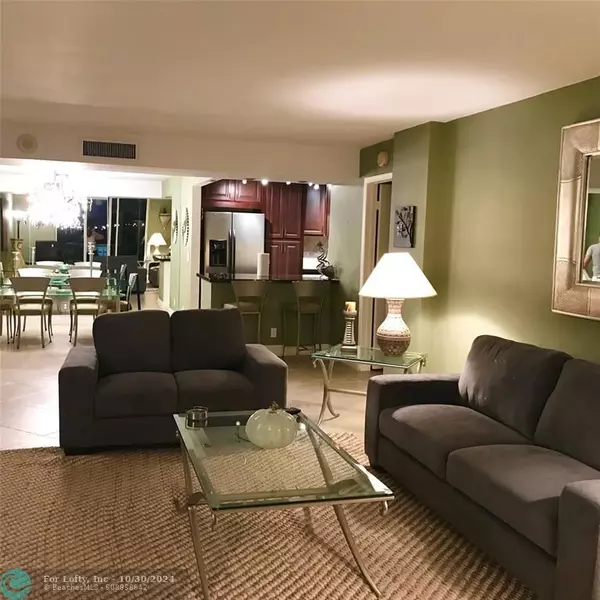 Fort Lauderdale, FL 33316,1 Las Olas Circle  #314