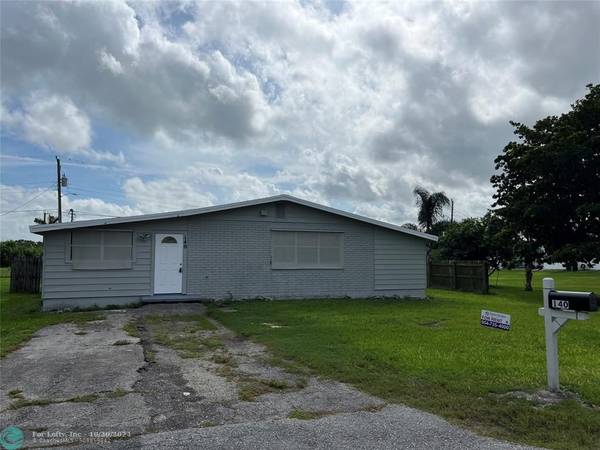 140 N Greenstar Ave, Pahokee, FL 33476