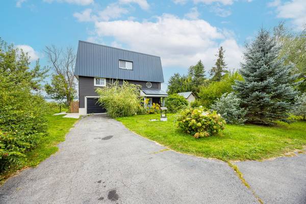 Greater Napanee, ON K7R 3K8,50 Bayview DR