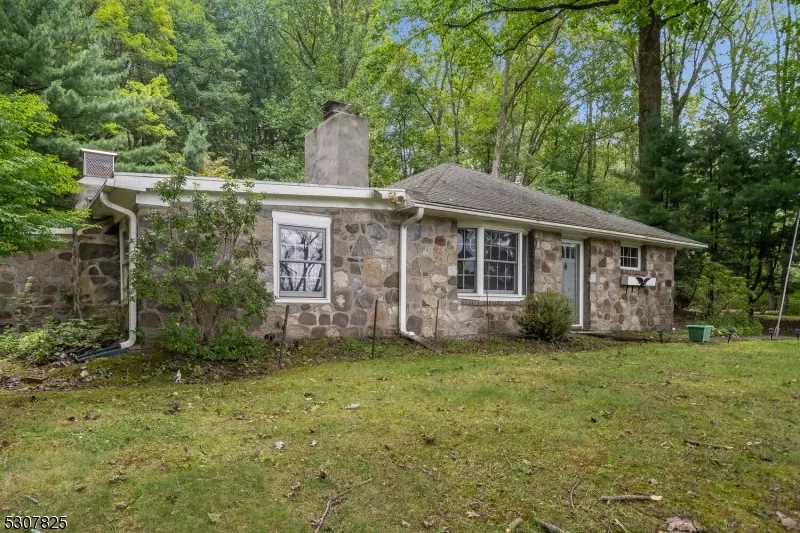 104 Free Union Rd, White Twp., NJ 07823