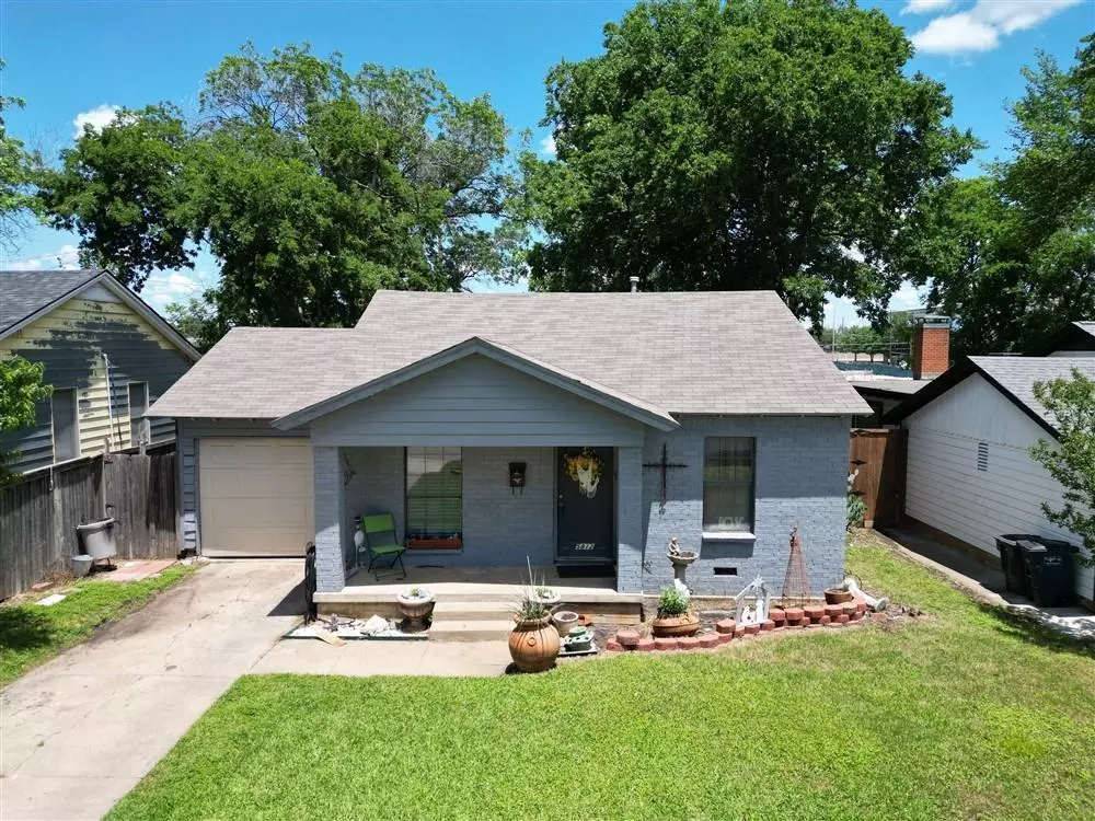 Fort Worth, TX 76107,5812 Locke Avenue