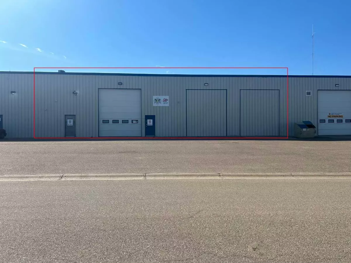 Redcliff, AB T0J 2P0,511 South Railway DR Northeast #8