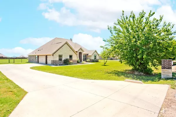 Rio Vista, TX 76093,265 County Road 1105