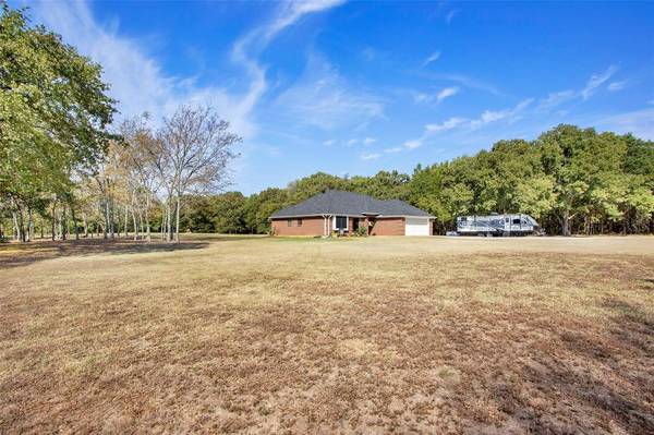 Bonham, TX 75418,1139 County Road 2600