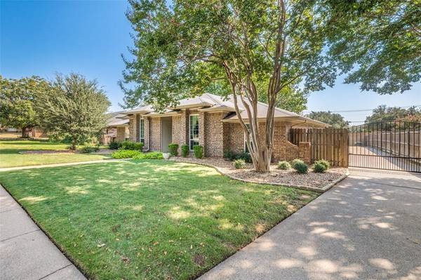 Bedford, TX 76021,2608 Glenoaks Street