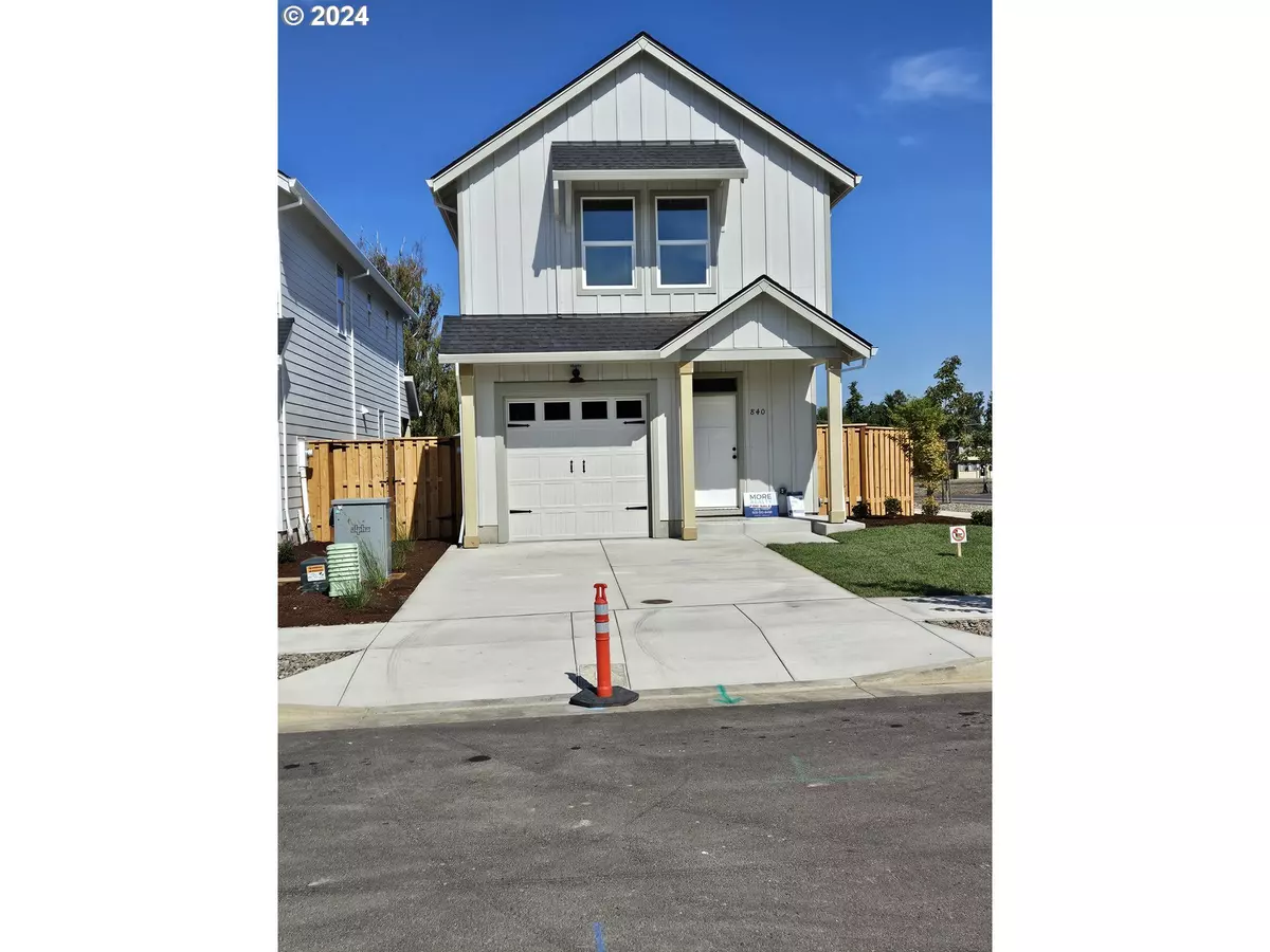 Silverton, OR 97381,840 Chestnut WAY