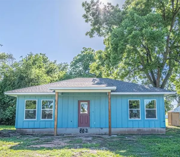 802 S 5th Street, Chickasha, OK 73018