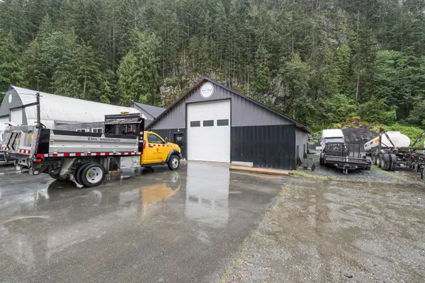 63450 FLOOD HOPE ROAD Hope, BC V0X 1L2