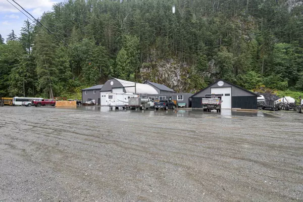 63450 FLOOD HOPE ROAD Hope, BC V0X 1L2