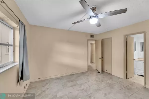 Pompano Beach, FL 33060,651 Pine Dr  #205