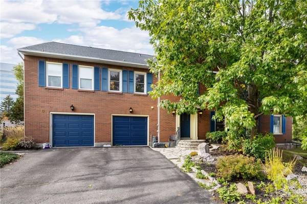 4 CHATSWORTH CRES, Hunt Club - Windsor Park Village And Area, ON K1V 9Z1