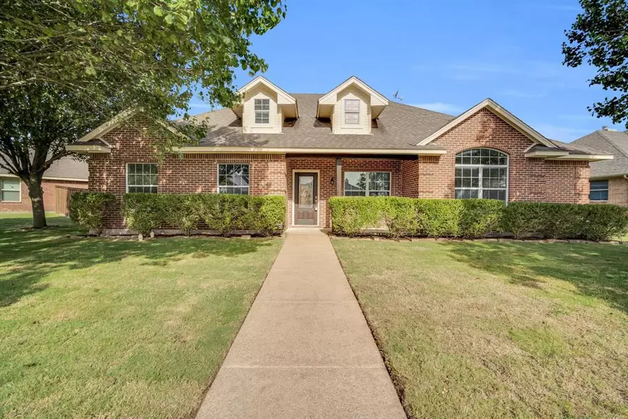 105 Winters Edge Drive, Red Oak, TX 75154