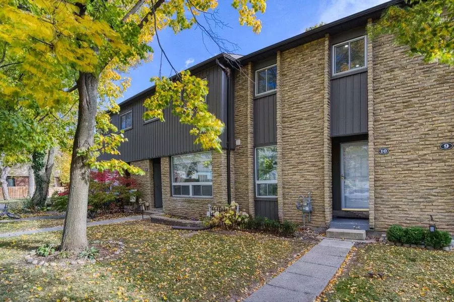 1517 Elm RD #10, Oakville, ON L6H 1W3