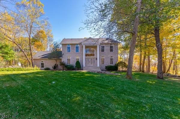 14 Holland Mt Rd, Jefferson Twp., NJ 07438