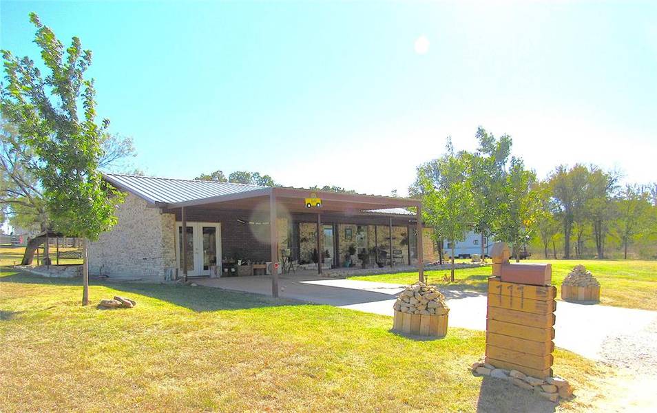 111 Kirby Street, Jacksboro, TX 76458