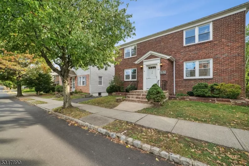 76 Rector St, Millburn Twp., NJ 07041