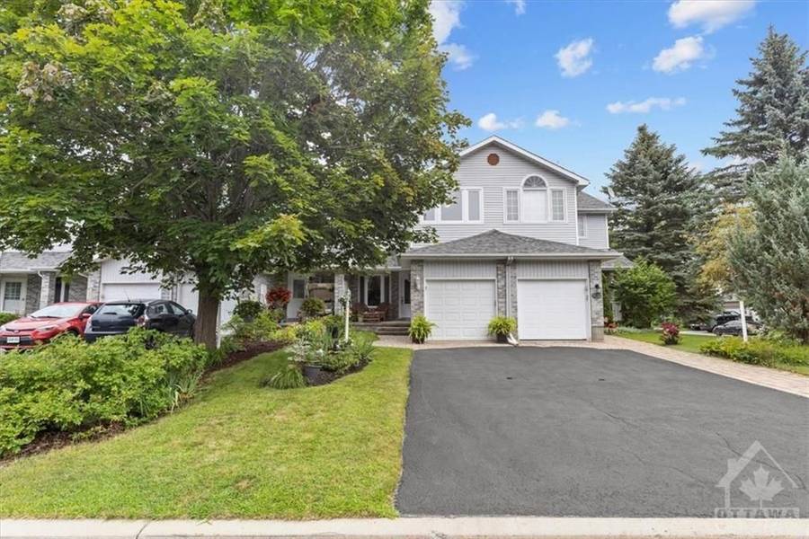 32 WHALINGS CIR, Stittsville - Munster - Richmond, ON K2S 1S4