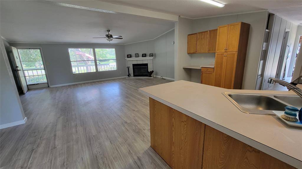 1629 E Apache Trail, Granbury, TX 76048