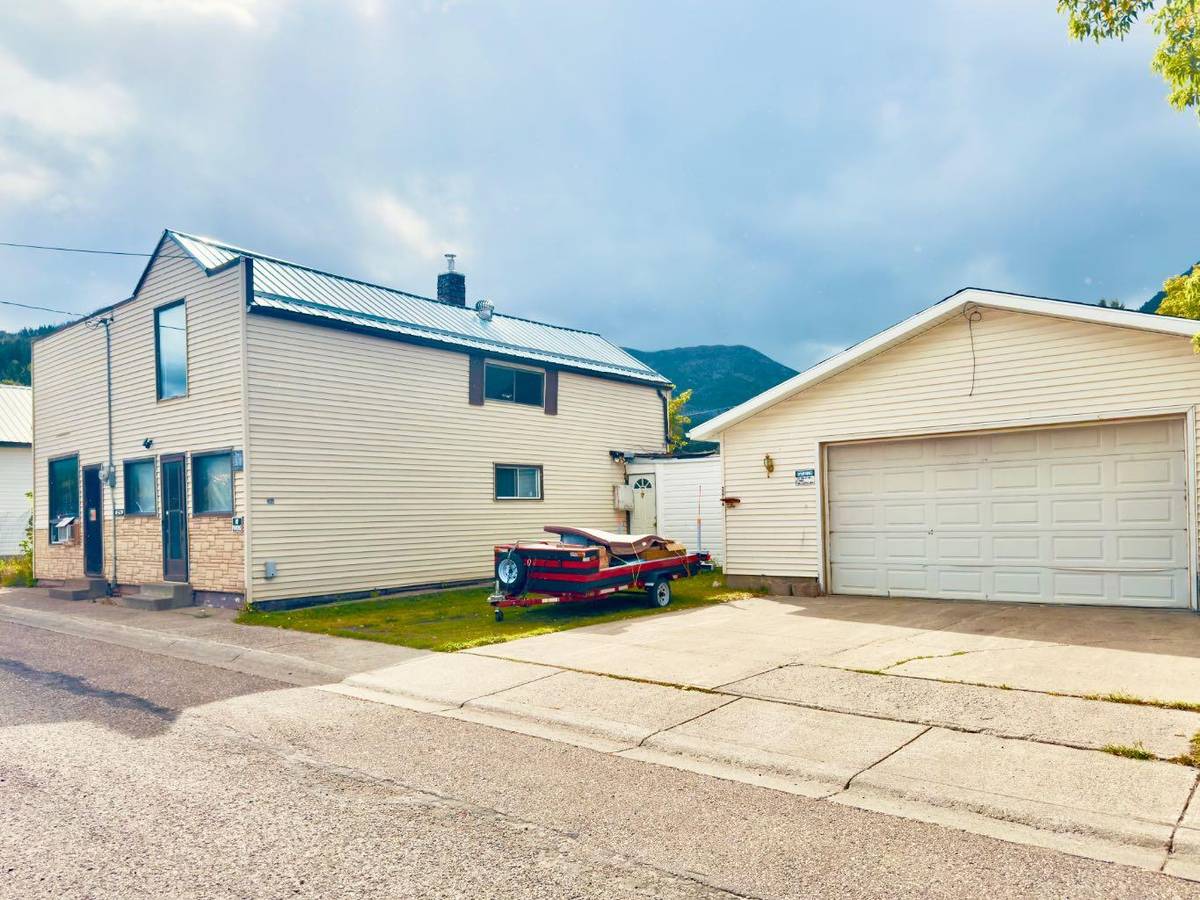 Hillcrest, AB T0K1C0,22714 8 Avenue