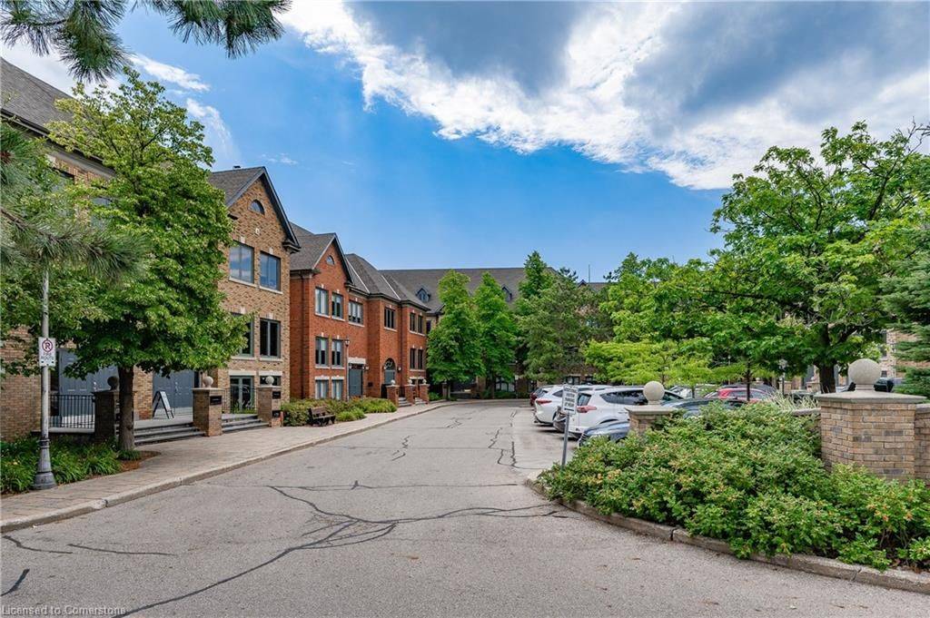 Oakville, ON L6J 7L7,2904 South Sheridan WAY #301A