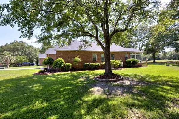 Manning, SC 29102,128 Oakview Circle