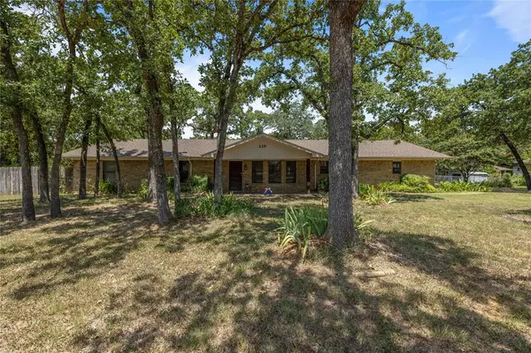 225 Timber Ridge Circle, Burleson, TX 76028