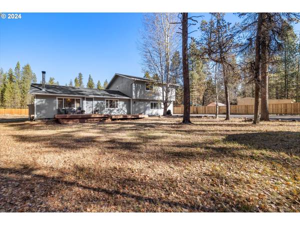 17250 BEVERLY LN, Bend, OR 97707