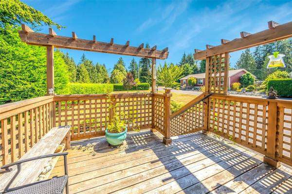 Qualicum Beach, BC V9K 1P2,575 Arbutus St #34